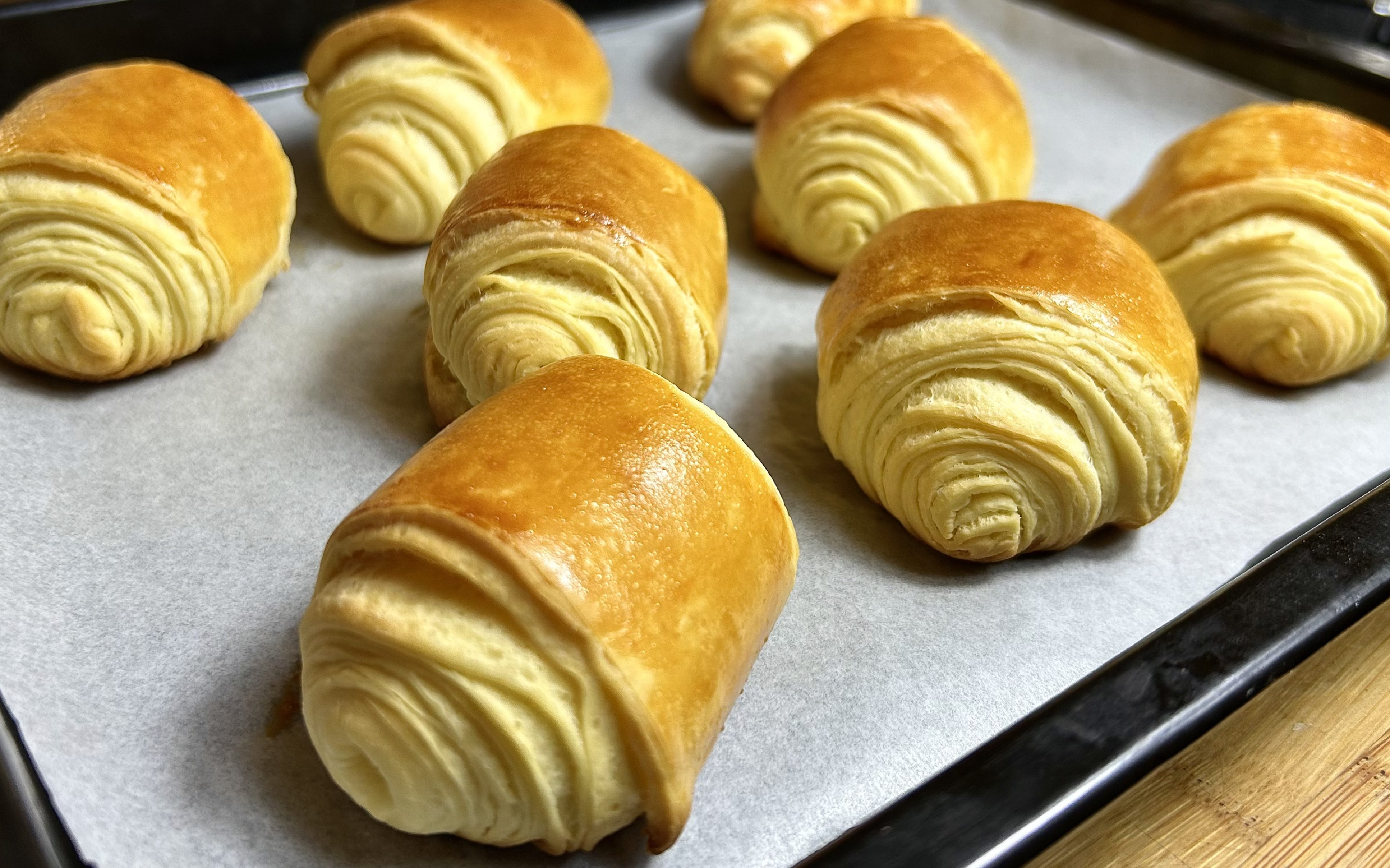 简单的酥皮糕点食谱,很棒的黄油奶香面包