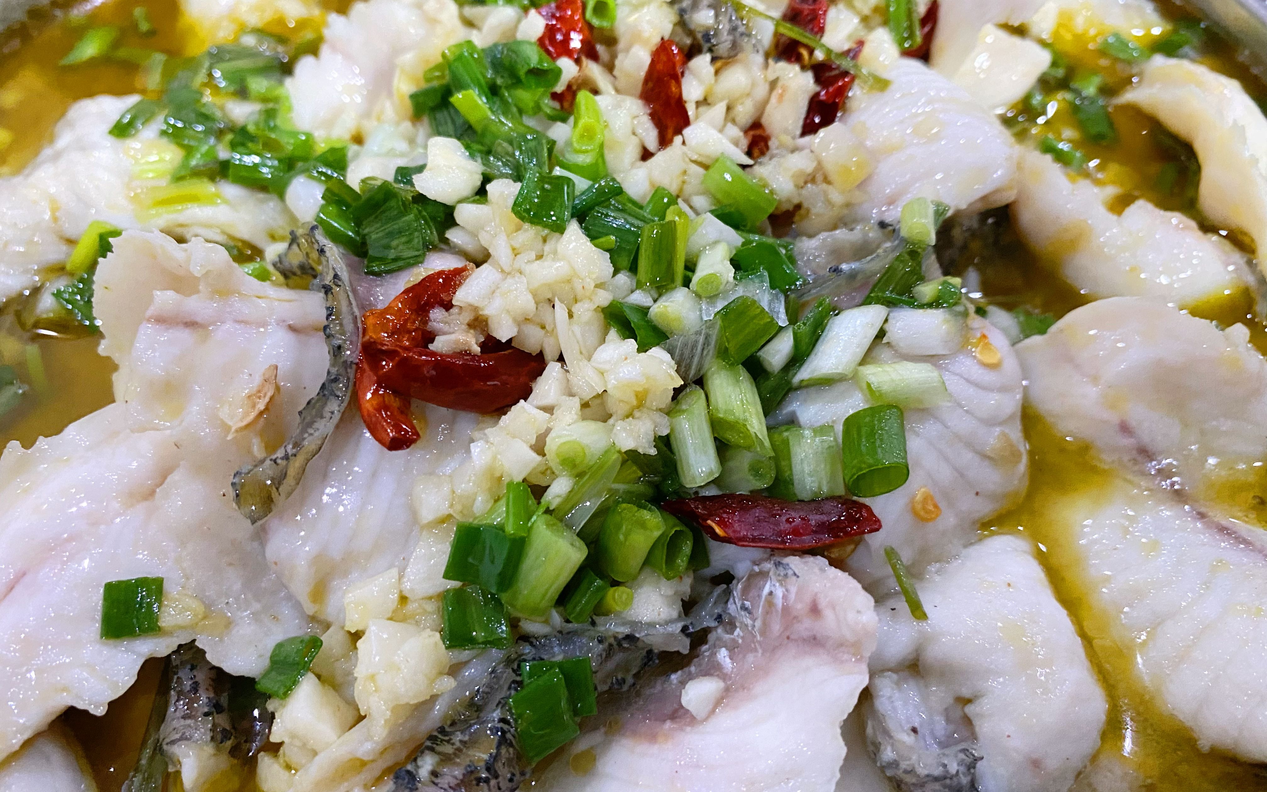 家里好吃嘴想吃酸菜乌鱼,得到稀饭小朋友的实力捧场,继续加油!