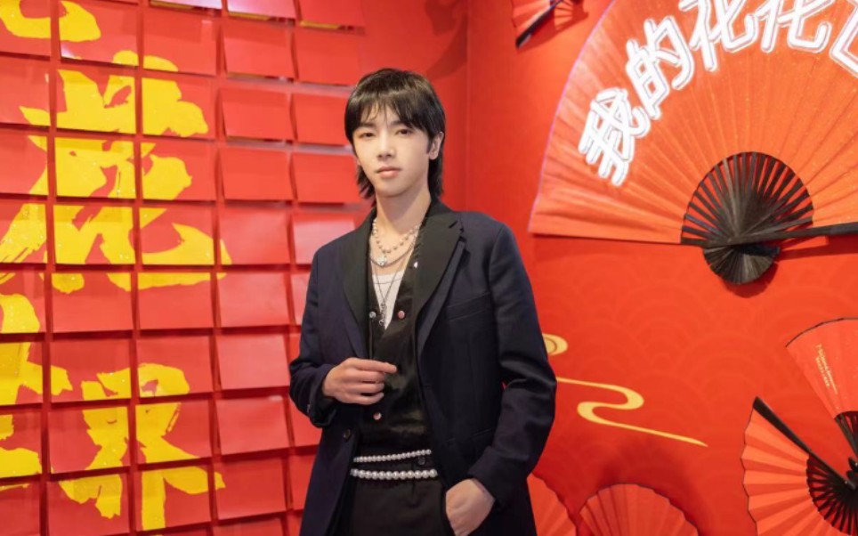 【华晨宇】北京杜莎夫人蜡像馆"花小宇"实拍