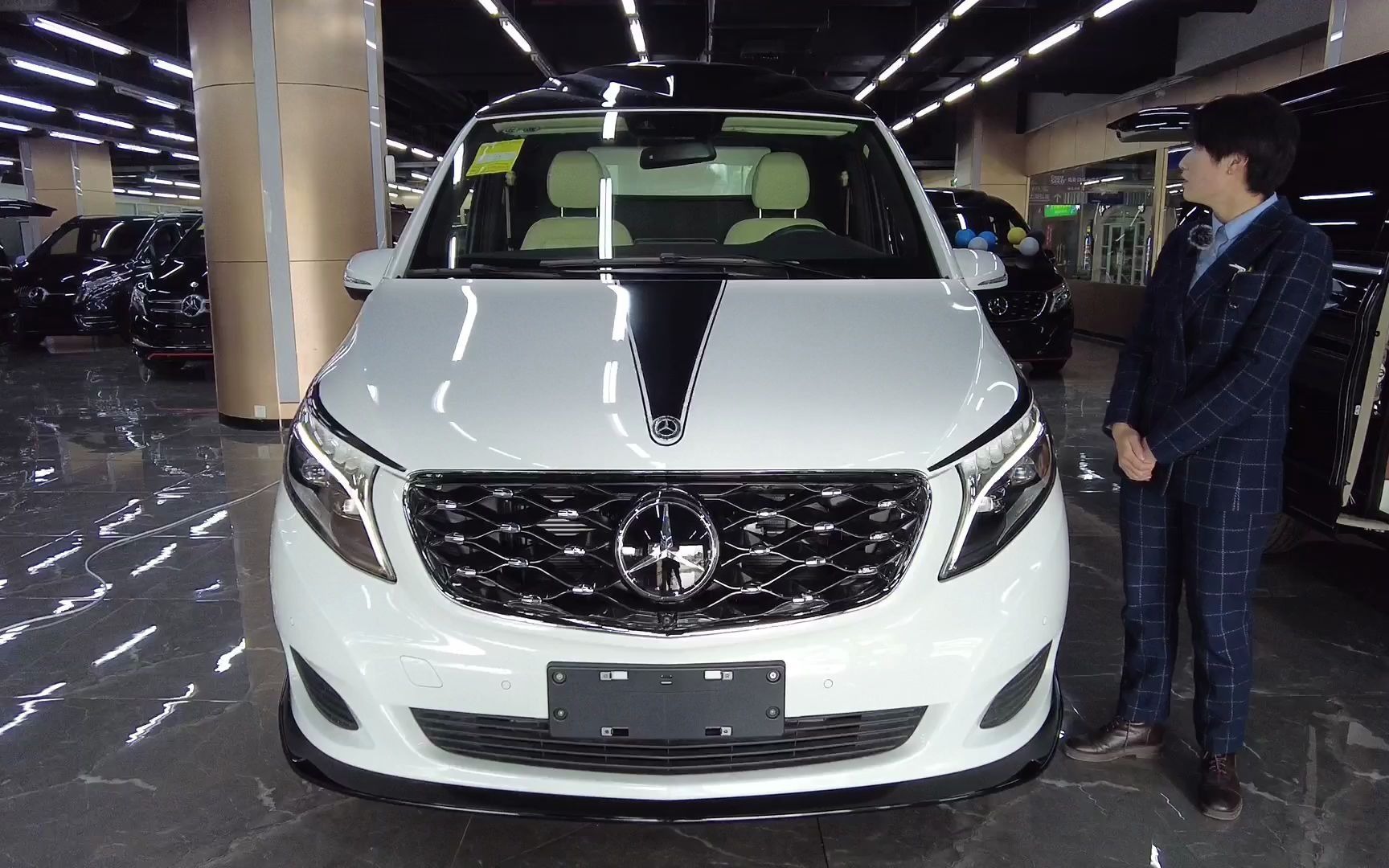 首席鉴车官 奔驰豪华商务车 奔驰v260l傲旋大白鲨 纪念款