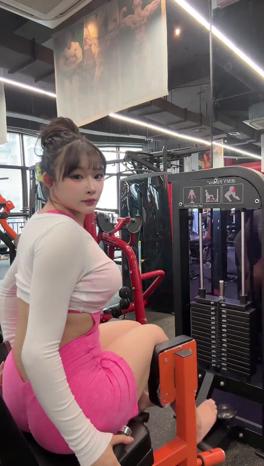 张玲玲0直播录像20240515练臀日