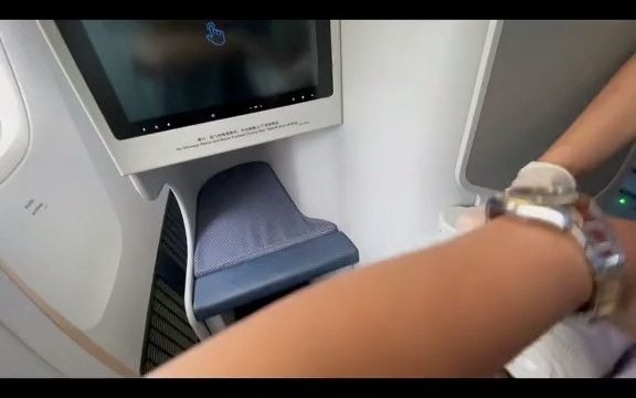 【航空体验】表扬一下中国南方航空 娴熟的业务素质和机上流程,你们觉得哪个细节最让你们满意呢?哔哩哔哩bilibili