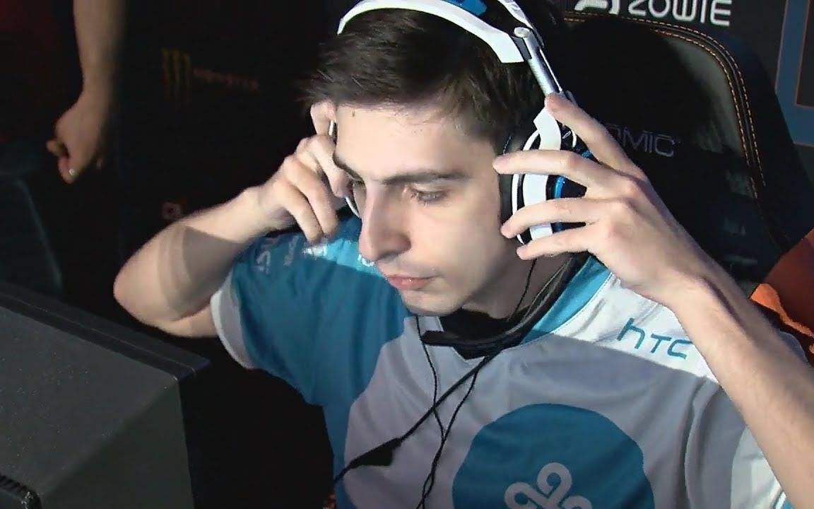 绝地求生:北美第一突破手shroud精彩击杀集锦,原来和我玩的不是一个