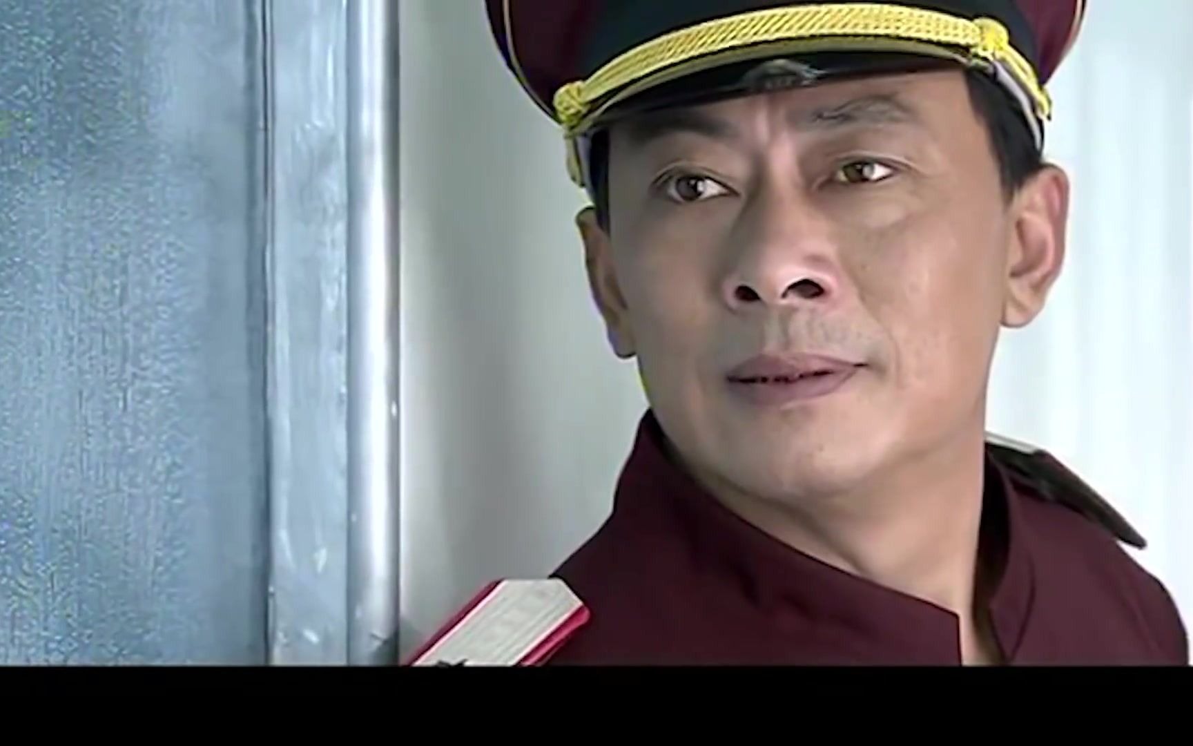 惊天东方号:妻子开门问情报,进门一幕秒脸红,一枪指向负心汉