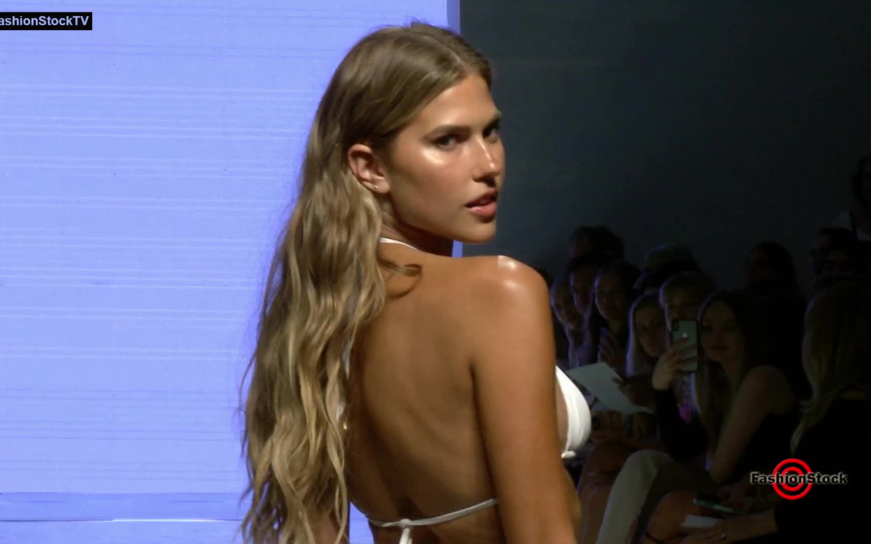 [图]Vitamin A Swim ResortSpring 2020 Runway Show Super Sexy