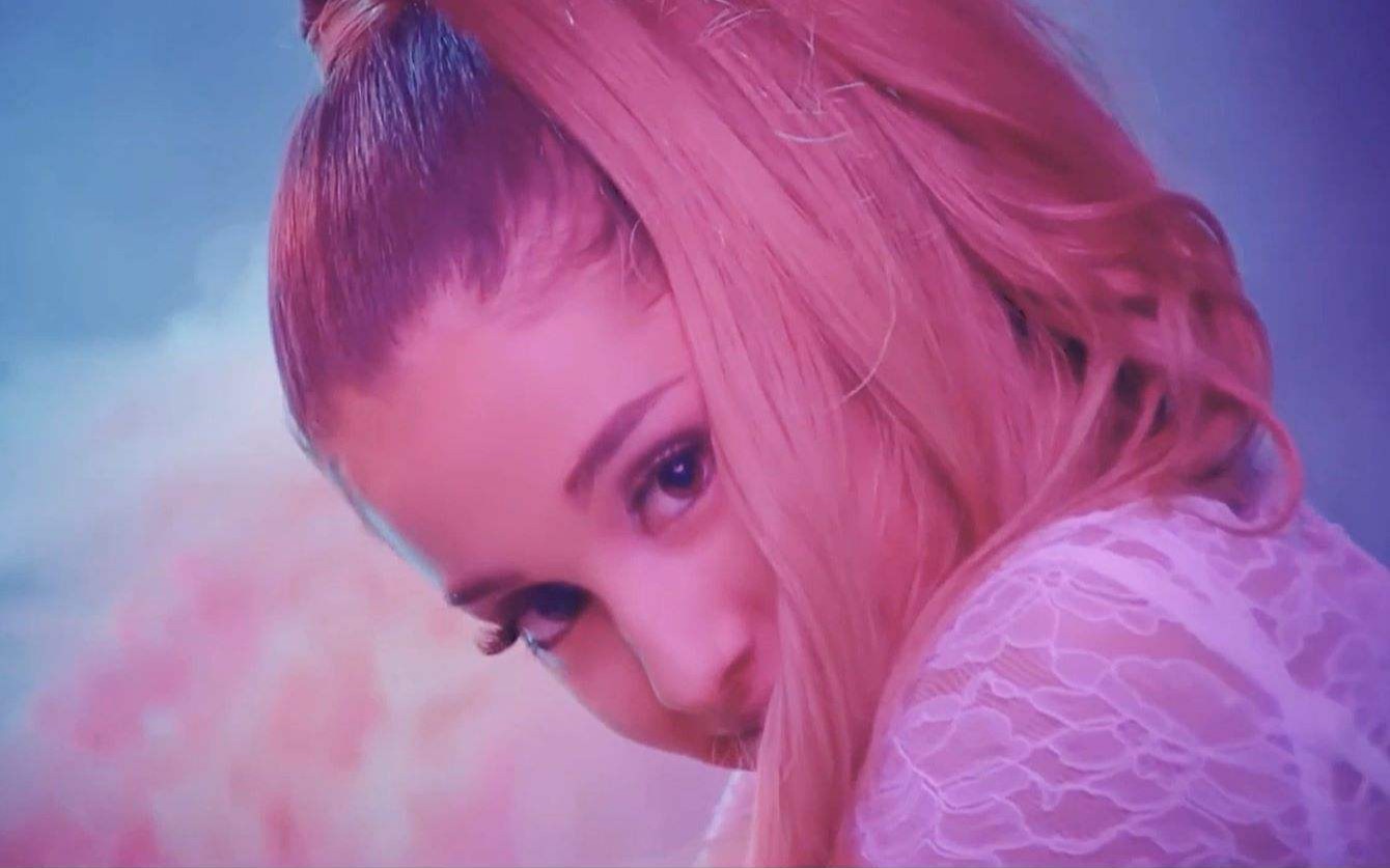 【伴奏】鸡化a妹炫富神曲《7 rings》卡拉ok伴奏