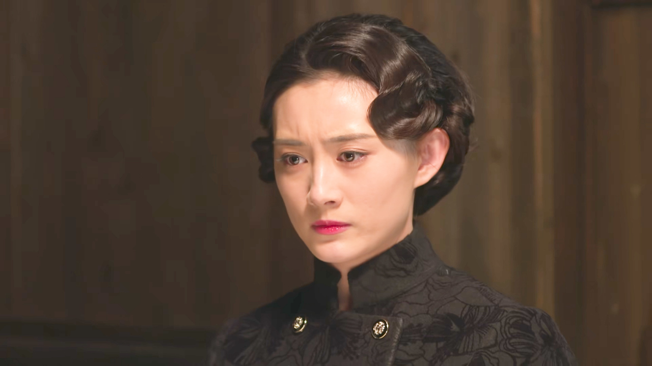 硬骨头之绝地归途:气质美女想寻找坏蛋帮忙,她的脑子干脆捐了吧