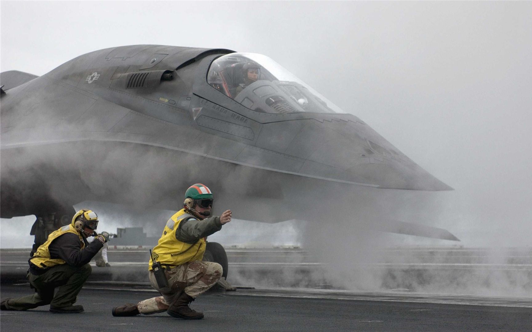 美国新研发的无人战机自己跑去打俄罗斯长官吓坏了绝密飞行