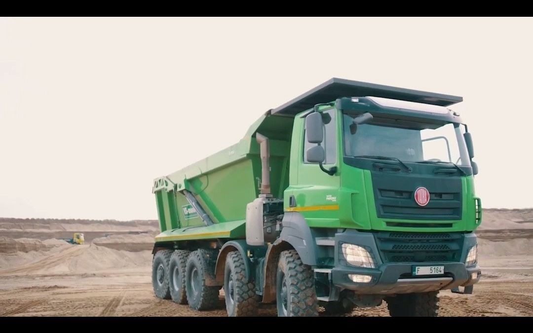 太拖拉凤凰欧六新车上市 10x10自卸车无惧险路!_哔哩哔哩_bilibili