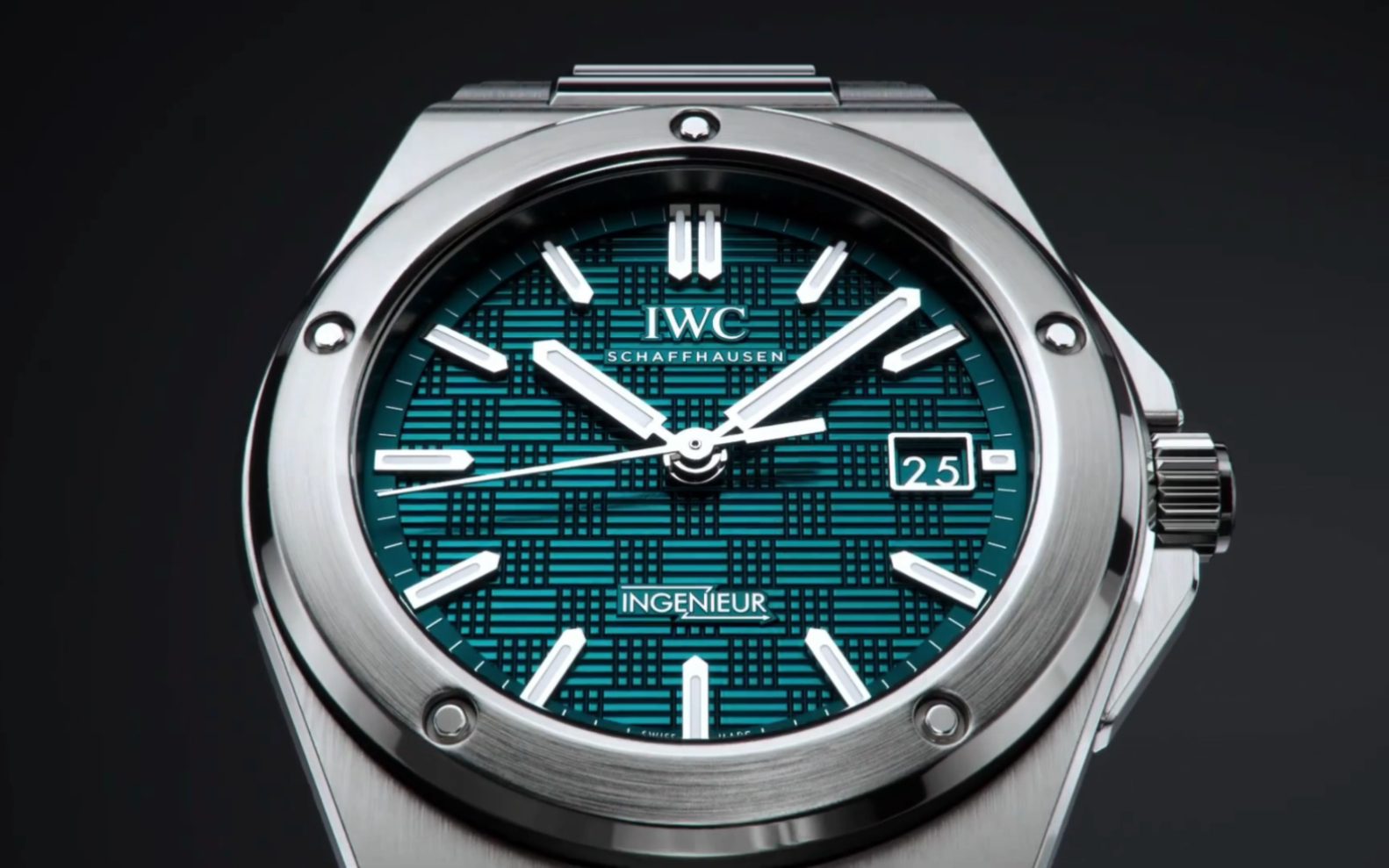 新表速递|万国尊达工程师四色新款发布!