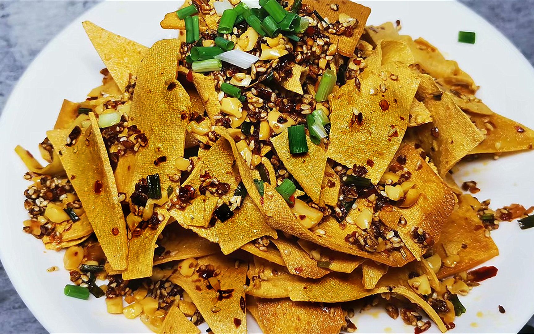 厨师长揭露饭店一天卖30份的暴利菜品"脆脆千张",成本只要3元,嘎嘣脆