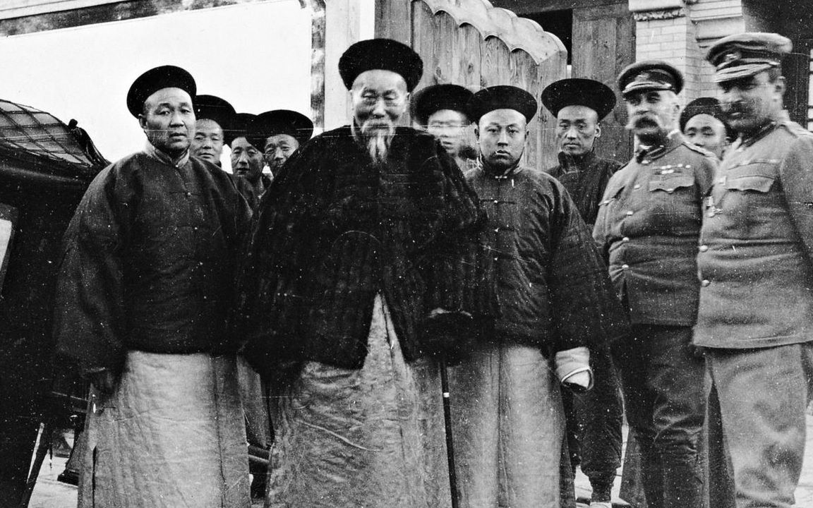 腐朽的清王朝!李鸿章视察北洋海军,不料炮弹全部变成了石头!