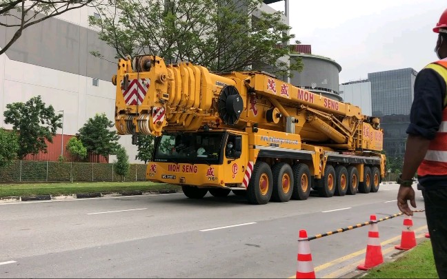 利勃海尔ltm1500-8.1全地面起重机进场