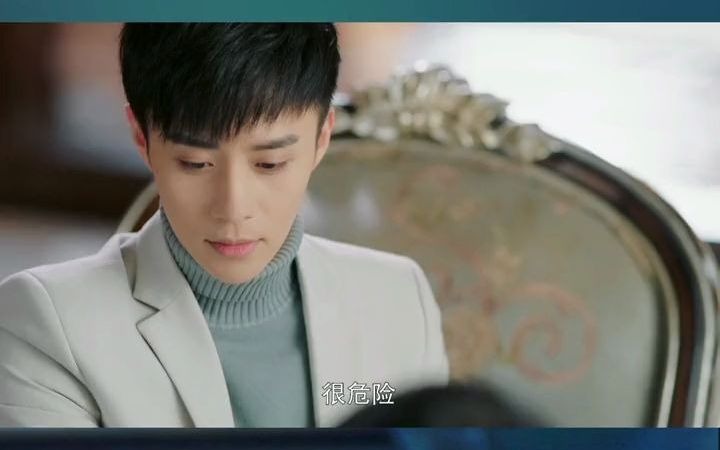 【恨君不似江楼月】展君白教玉堂春学习枪械,没想到玉堂春竟拿枪对准