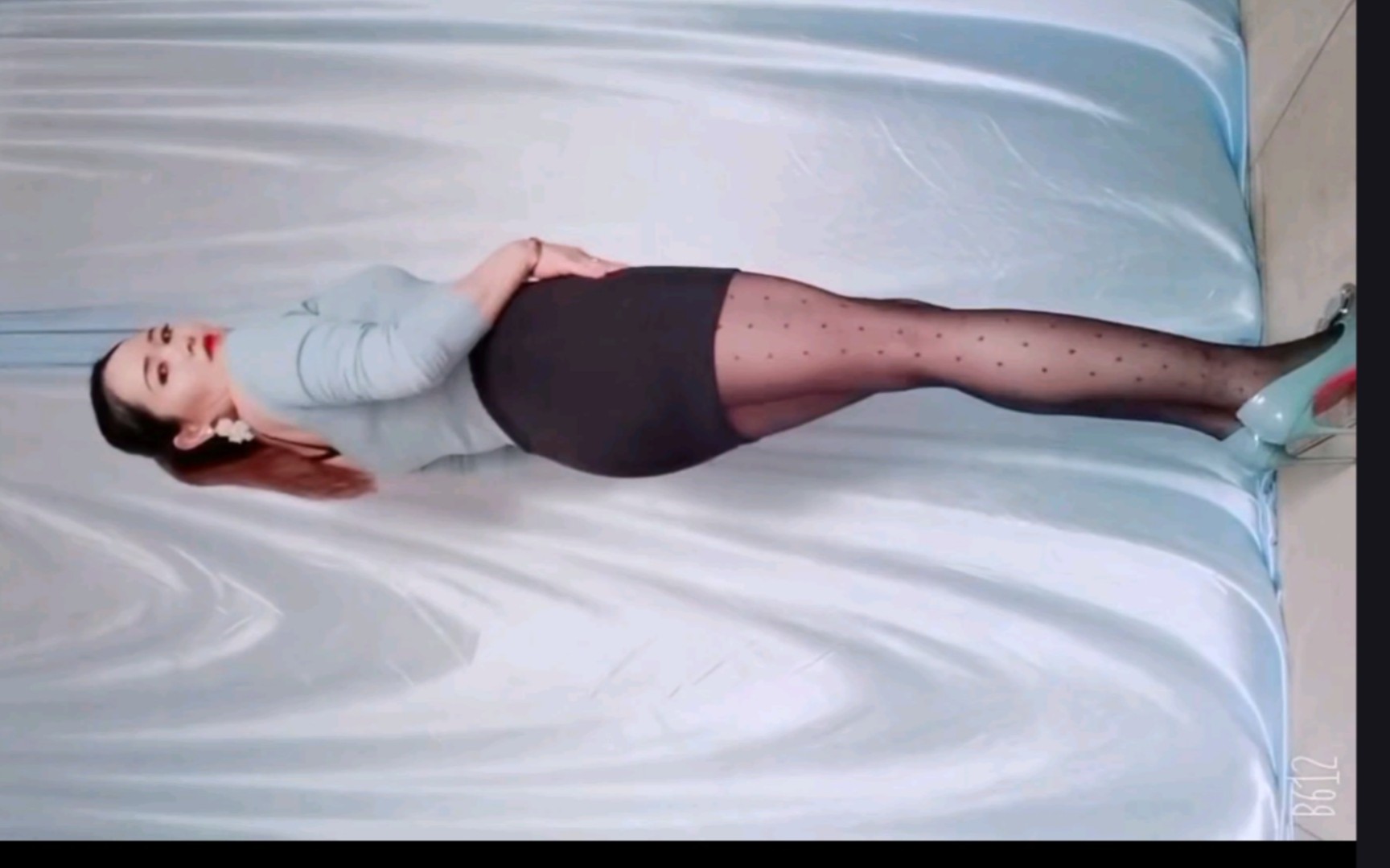 小涂广场舞换首音乐,瞬间告别土味,居然还能踩住点就离谱_哔哩哔哩