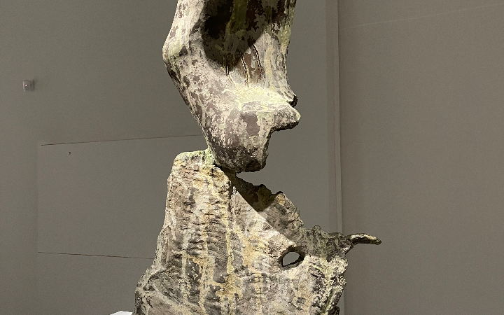 胡安米罗雕塑作品《角色》