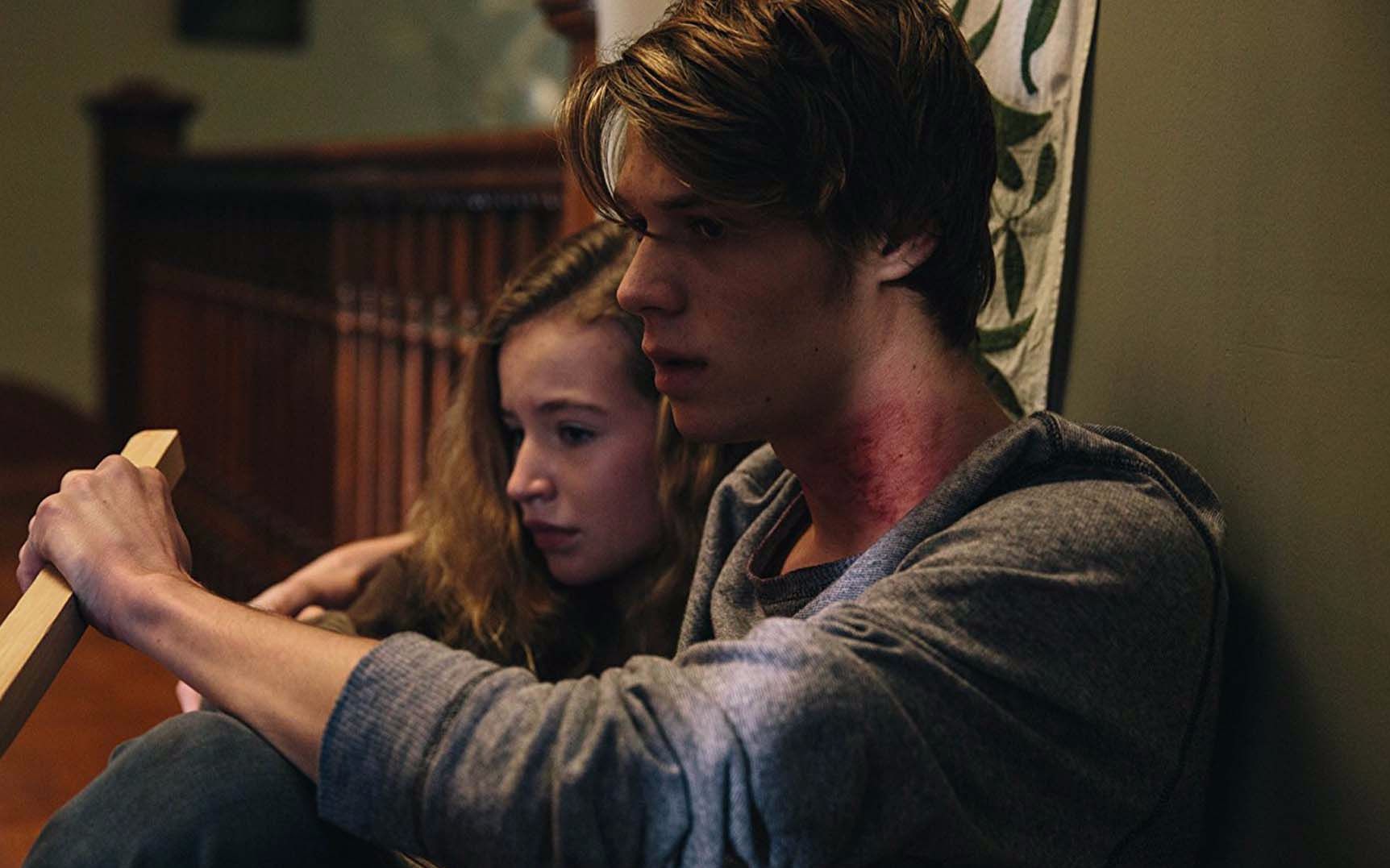 小涛讲电影:6分钟带你看完美国恐怖电影《家庭血液》_哔哩哔哩_bili