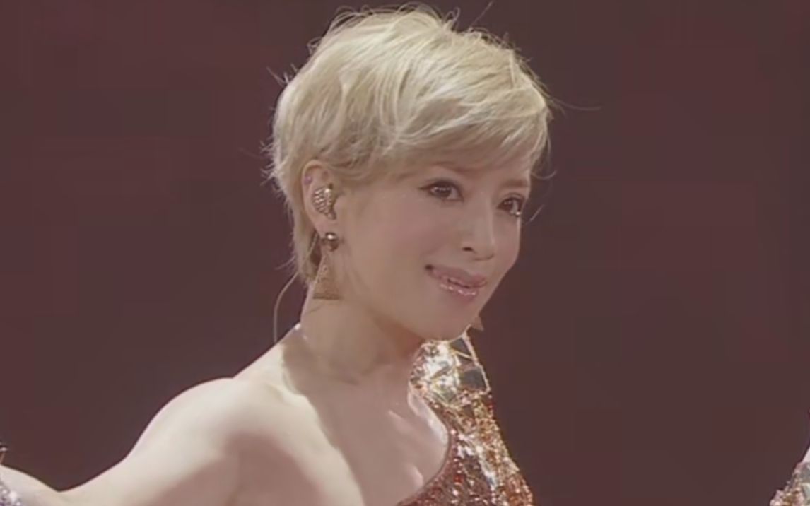 [图]浜崎あゆみ「Ayumi.Hamasaki.Power.of.Music.a.Limited.Edition 2011」 - 《M》及炸裂开场