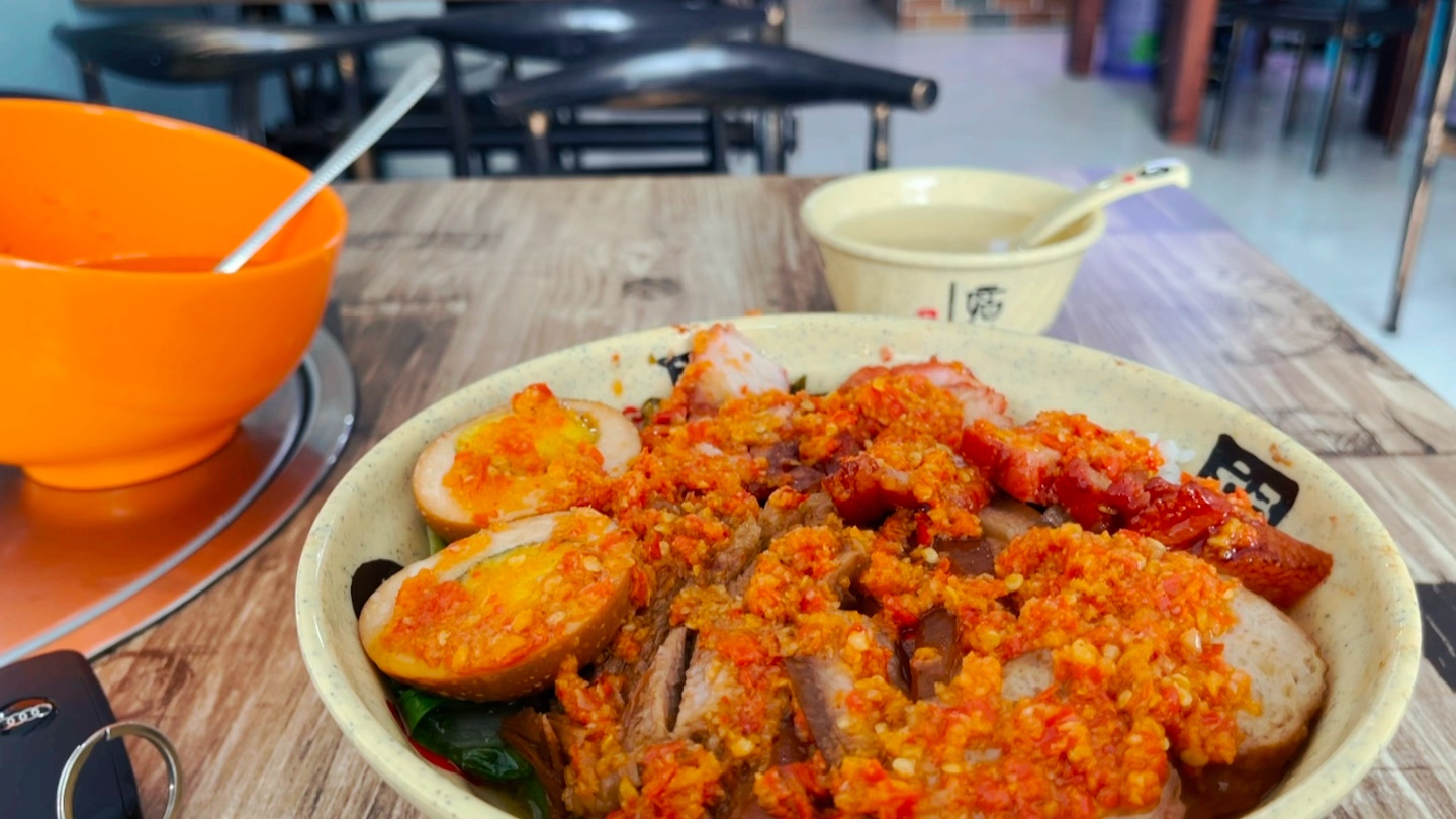 广式猪肘双拼叉烧饭