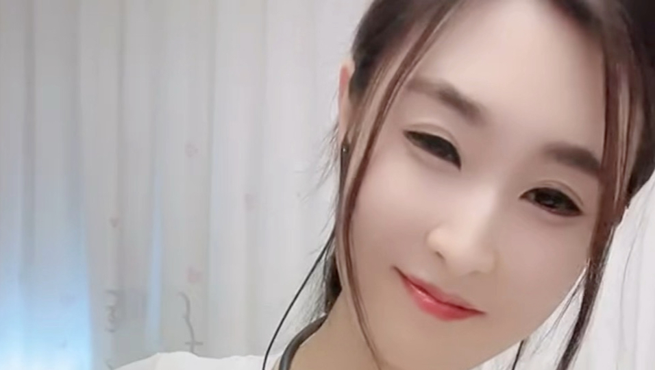 溪宝儿单身 （瑜伽裤 这个太牛了 这么明显小嘴  刷到必看