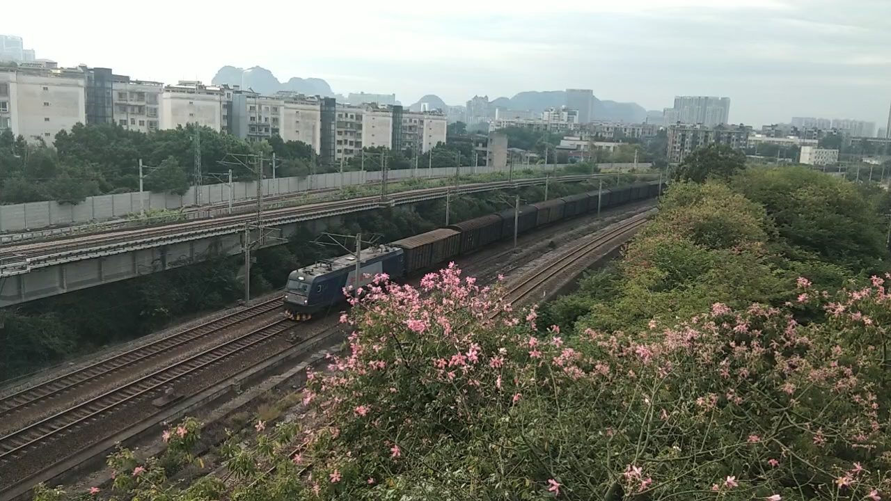 去怀化西的3ca铁道少女夏珂馨