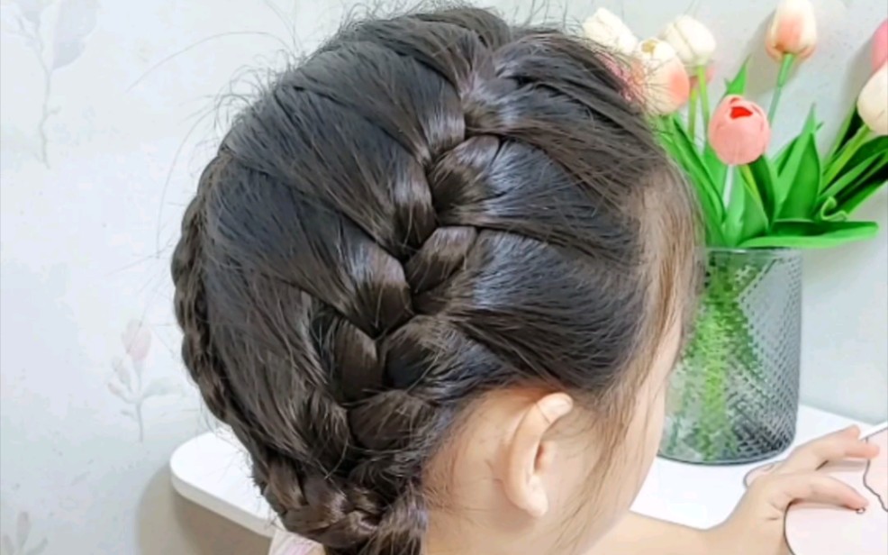 恬静淑女范麻花辫