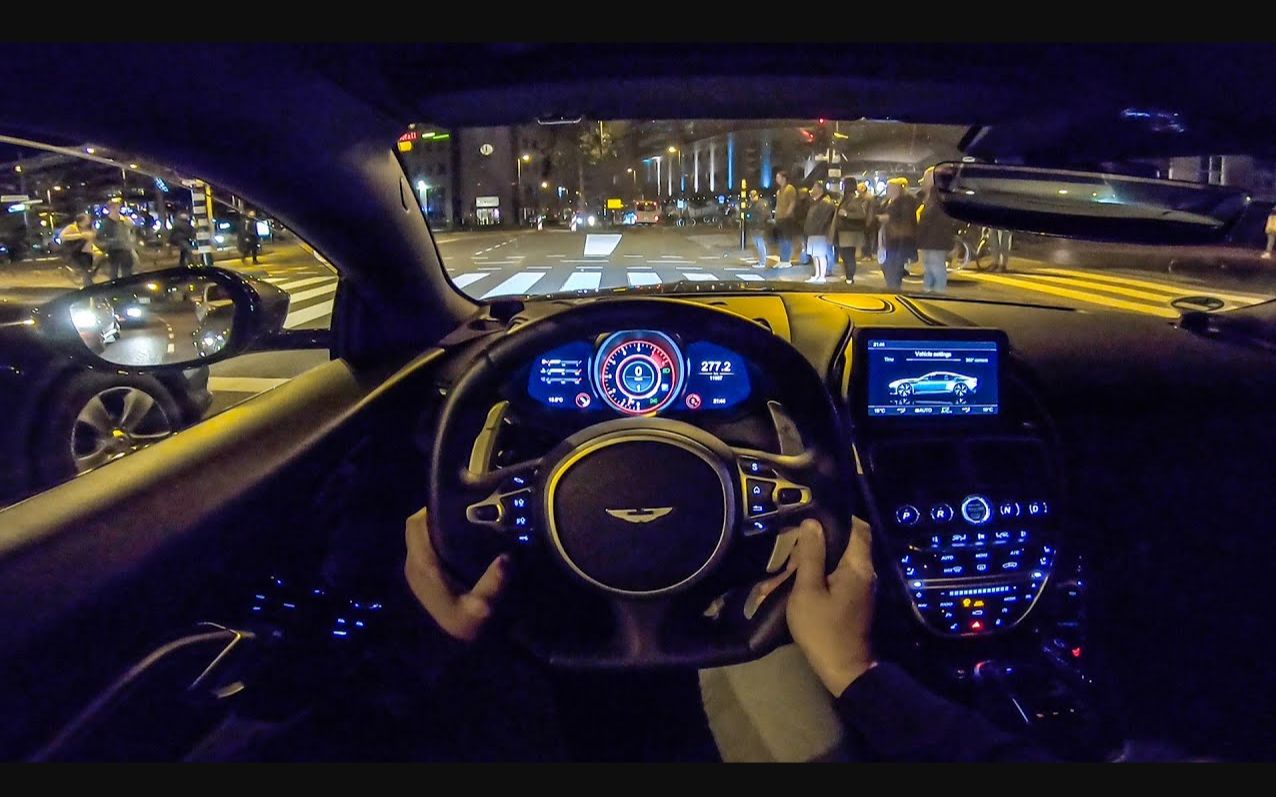 [图]第一视角 阿斯顿·马丁 DBS Superleggera(超级轻量版) 夜间驾驶 by AutoTopNL