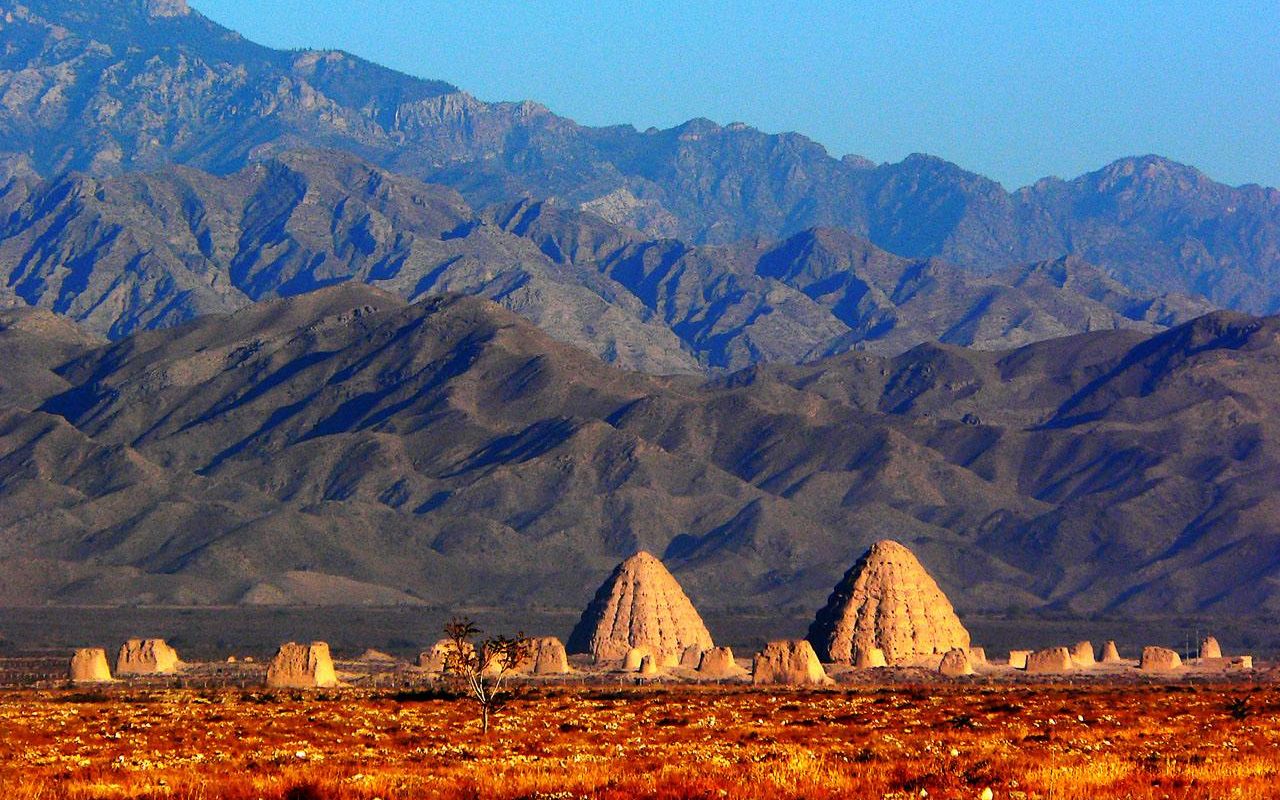 中国少女漫步在从不长草也不落鸟的西夏王陵_哔哩哔哩 (゜-゜)つロ