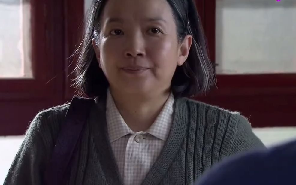 傻春:许敏容业务能力强,再次官复原职,还是求着让她上班_哔哩哔哩