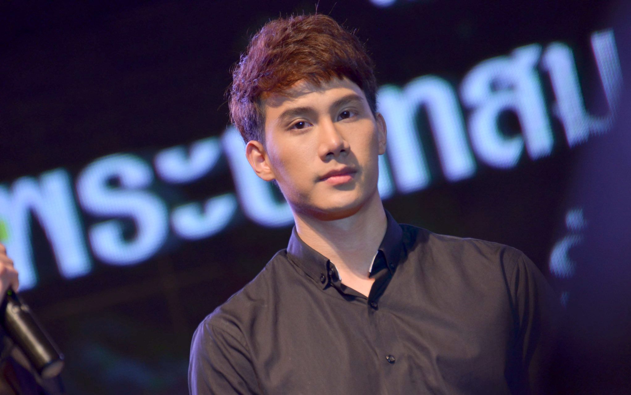 【醉后爱上你】男神tulpakorn出道早期的唱歌舞蹈视频