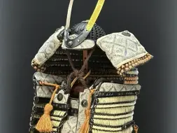 Video herunterladen: 【开盒】JPTdesign×POPCOSTUME 1/6 镰仓大铠 侍 大将