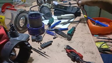 <em class="keyword">戴森</em>V10<em class="keyword">吸尘器</em>无法启动如何<em class="keyword">维修</em>