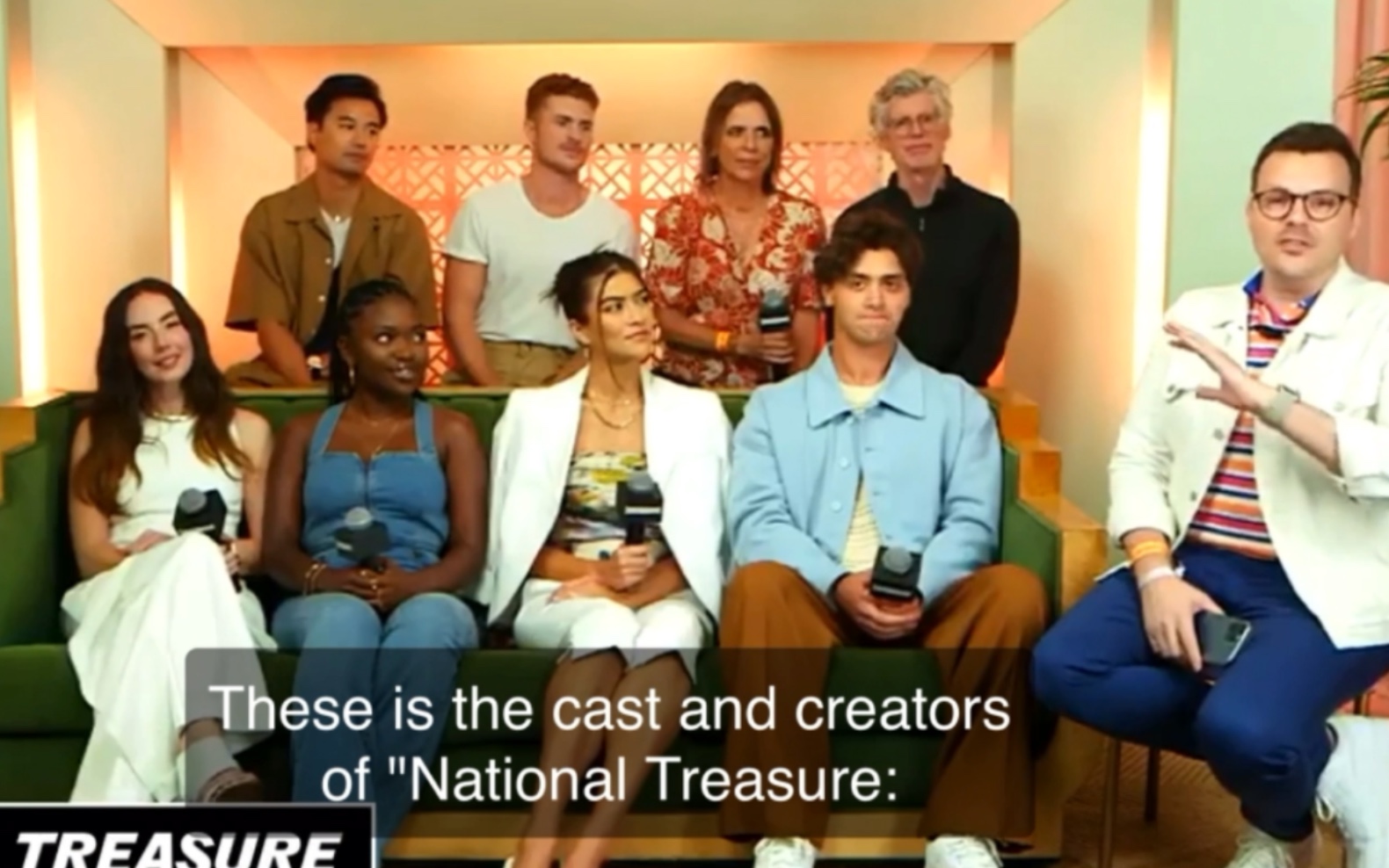 [图]【英字】The Cast of Disney's National Treasure: Edge of History TV Series