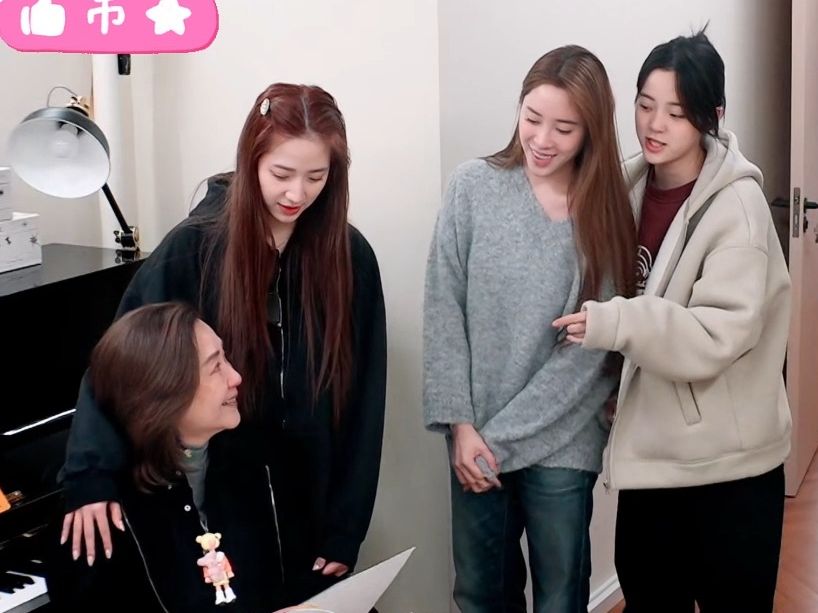 三姐妹早有密谋为妈妈制造惊喜,重新找回妈妈电台主播梦想