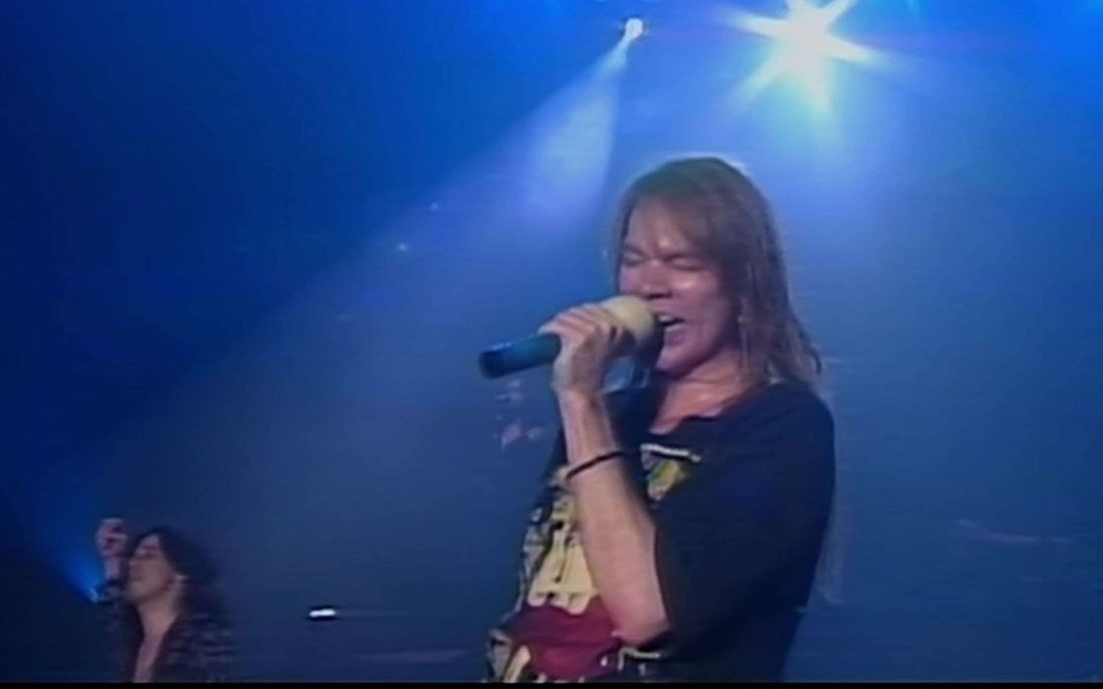 [图]【4K】Guns N' Roses - Don't Cry (Use Your Illusion World Tour).1992.60FPS