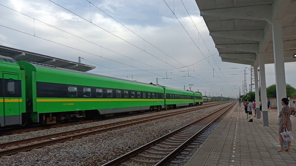 d739(北京丰台→赣州)通过固安站