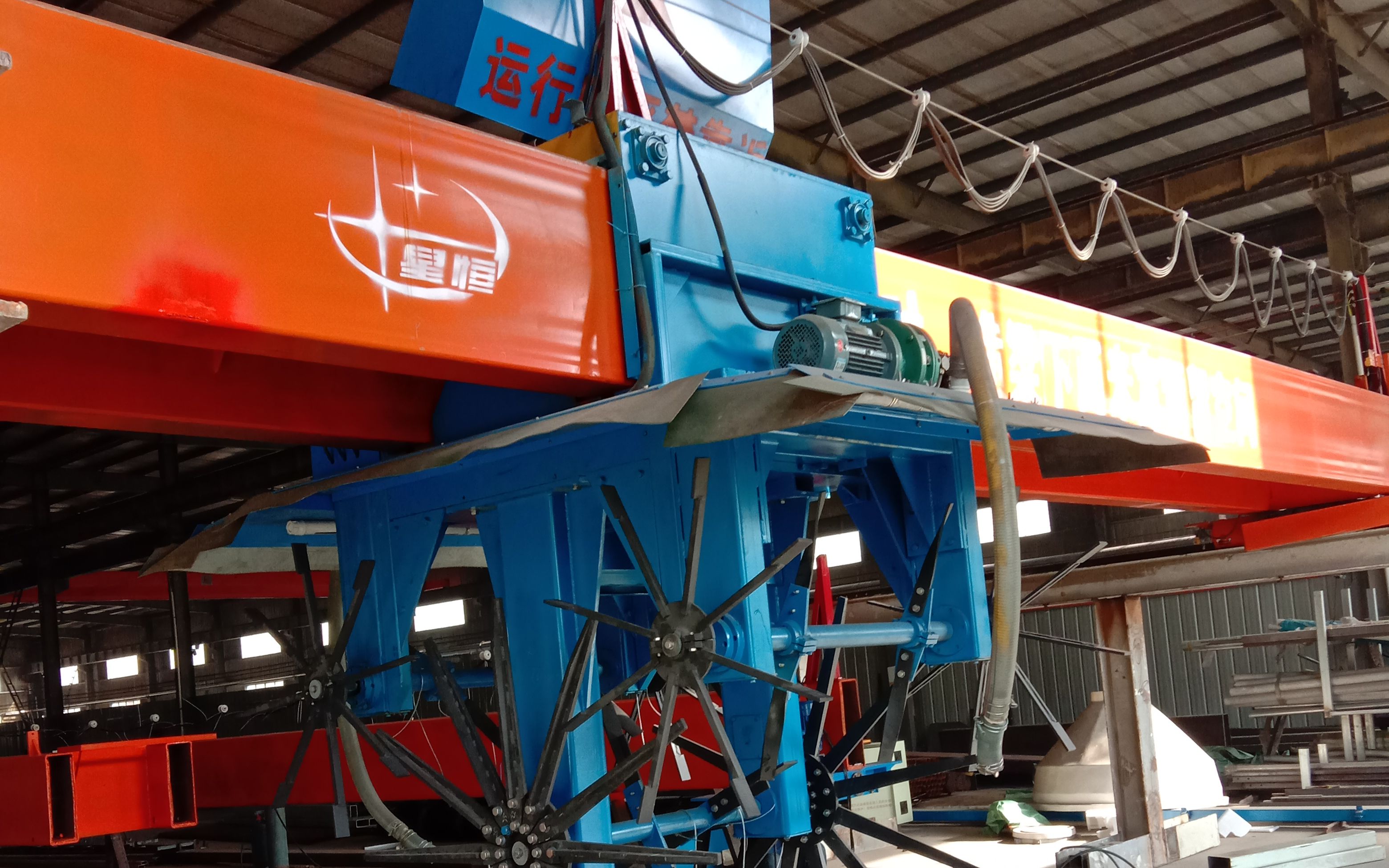 异位发酵床翻耙机运行_哔哩哔哩_bilibili