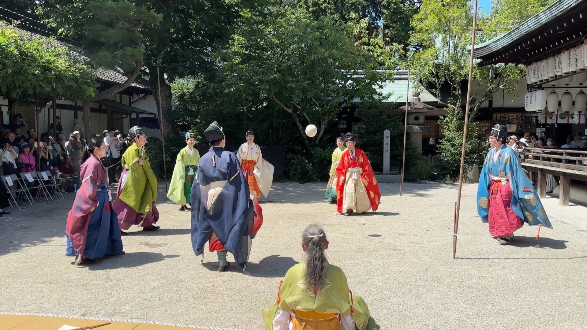 在京都的神社看日本人如何踢中国古代足球(蹴鞠)哔哩哔哩bilibili