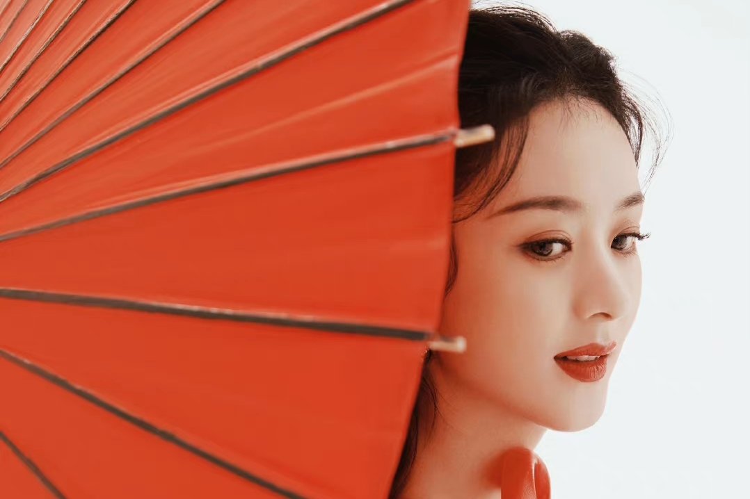 赵丽颖姐姐新年装好可爱呀,今年赵下刀杀疯了,各种奖,上春晚,都有呀.