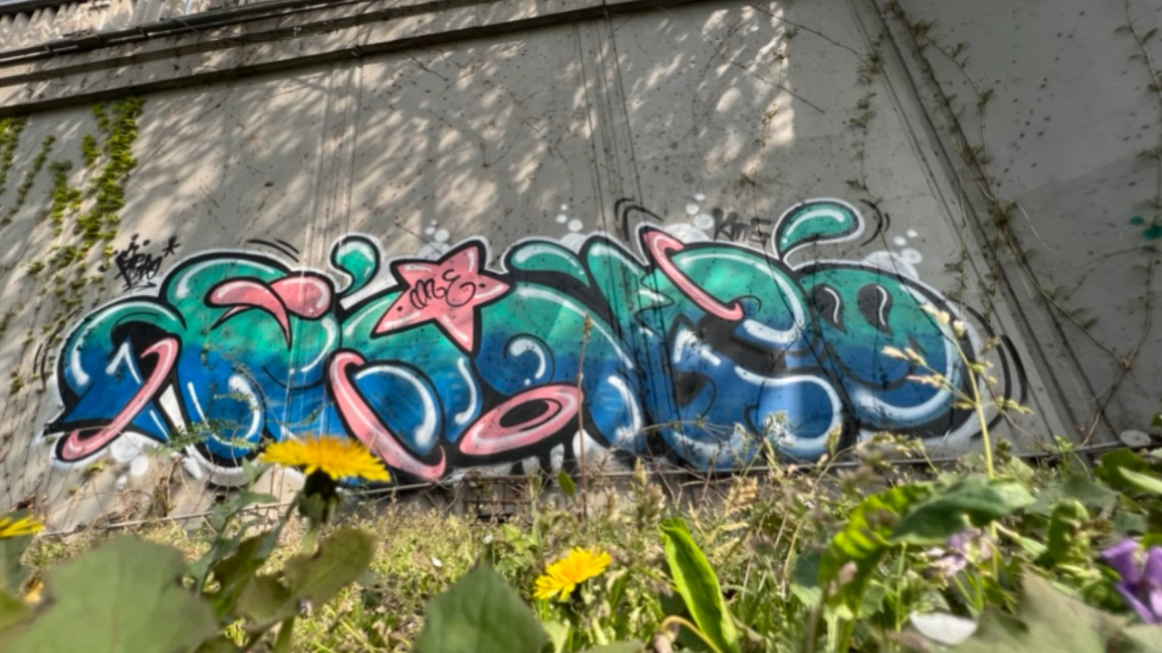 北京街头玩儿涂鸦!