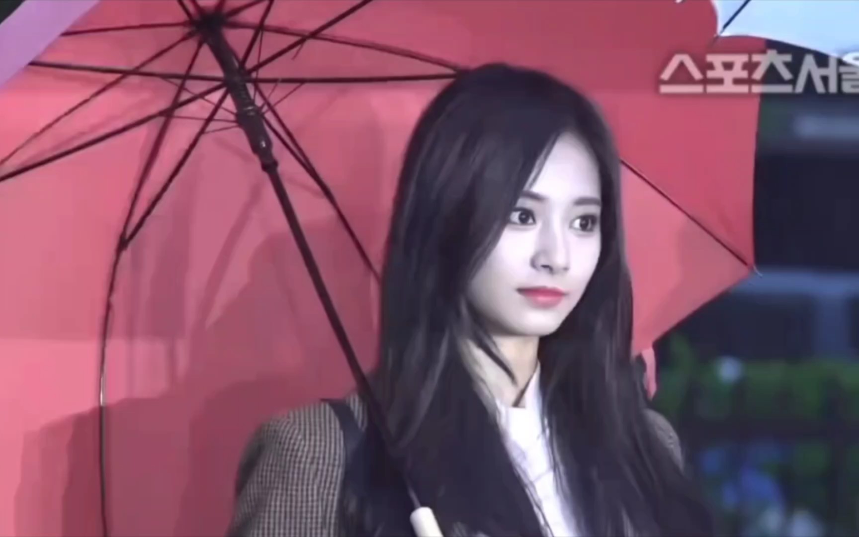 【周子瑜】昨天是轻熟小女人,今天是清纯小学妹～红