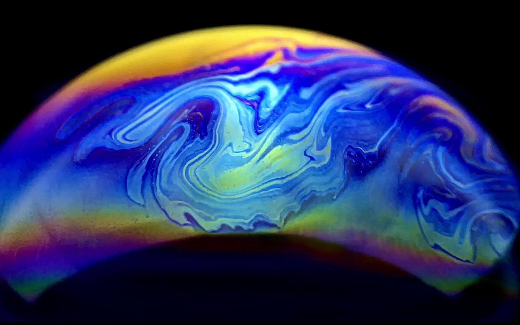 活动作品iphone12mini原相机拍摄气泡