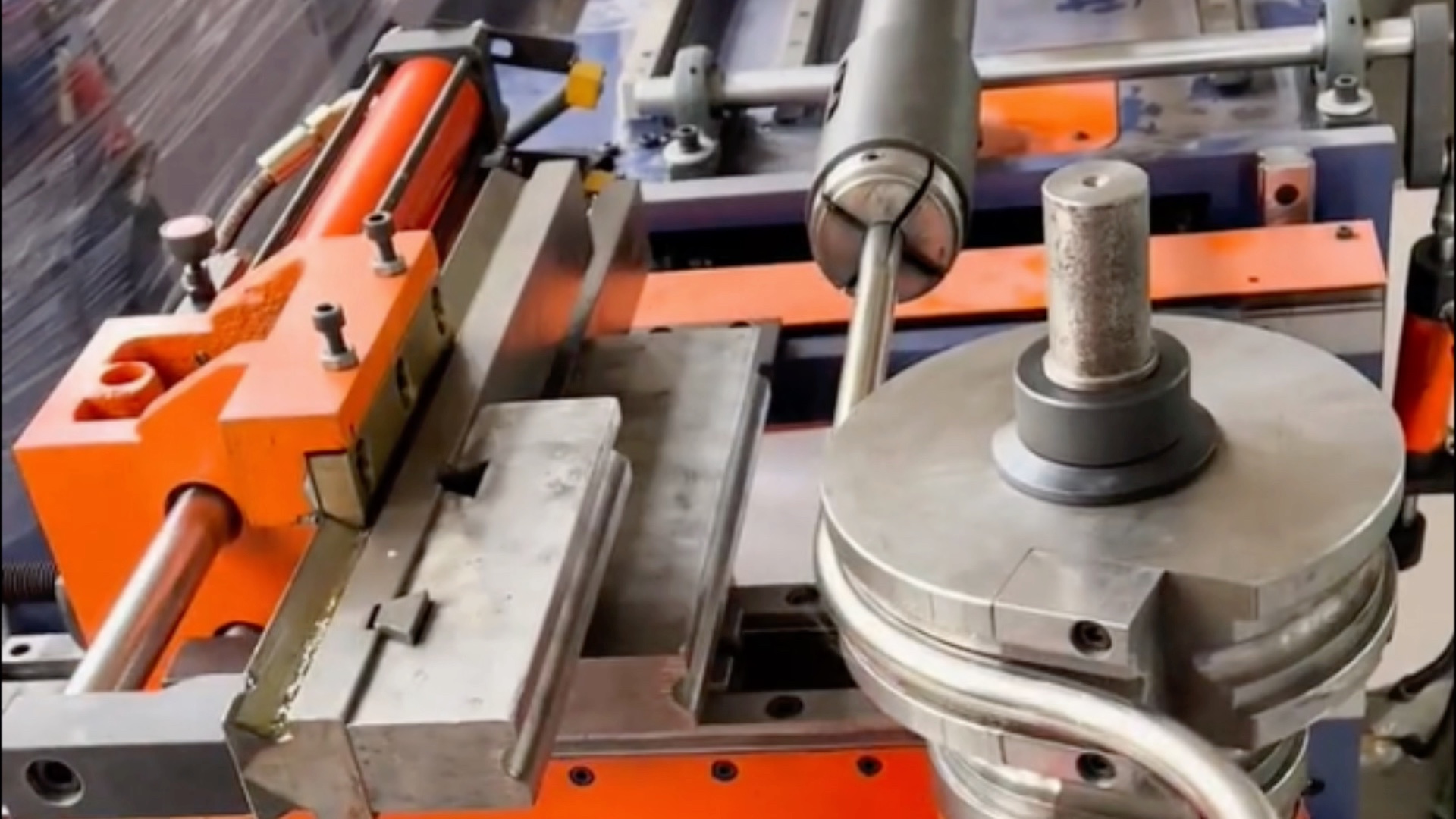 全自动弯管机,弯曲圆管多半径一次成型数控折弯机