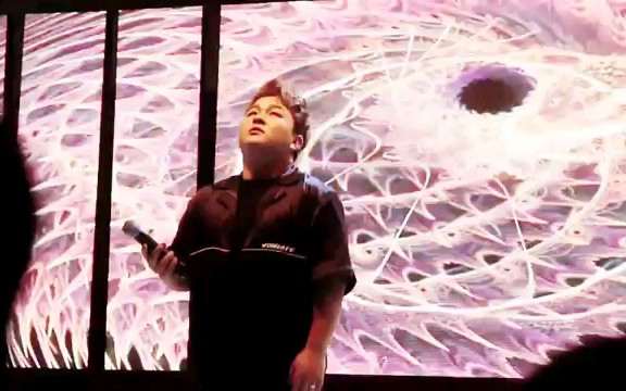 [图][Fancam] 180918 全州大学 许阁 (Huh Gak) - 只留下香气 (Memory of Your Scent)