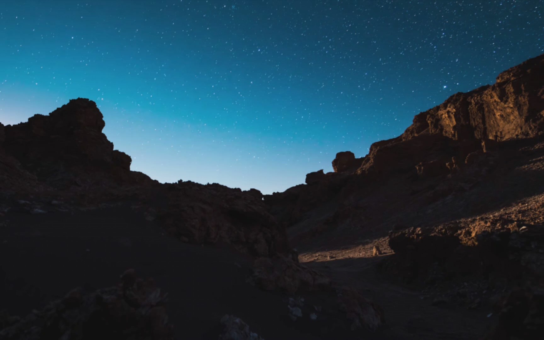 在地球上最安静的一个空旷的地方,可以看到无数的星星和奇妙的星云,无