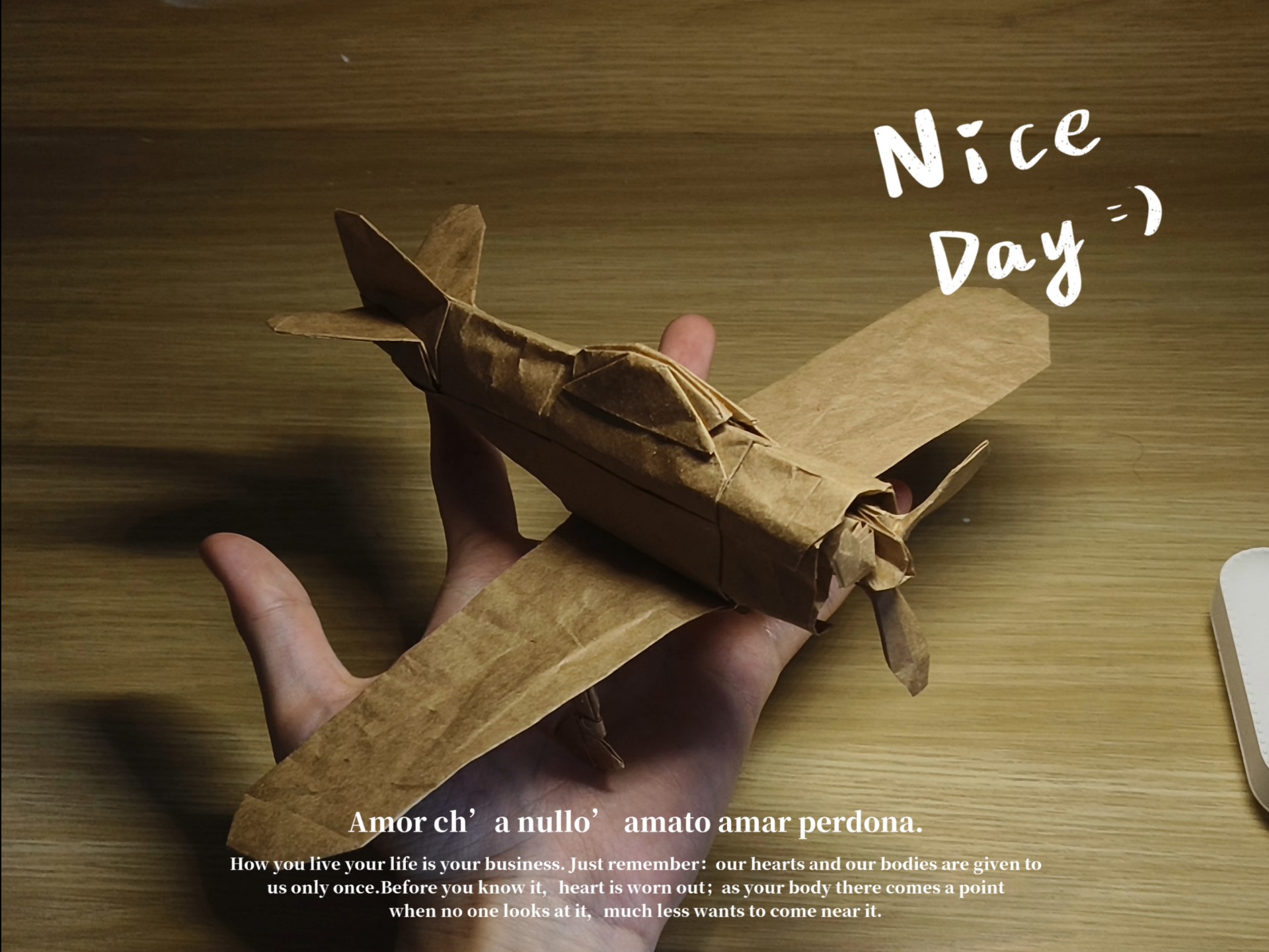 一张纸折神谷零式战斗机