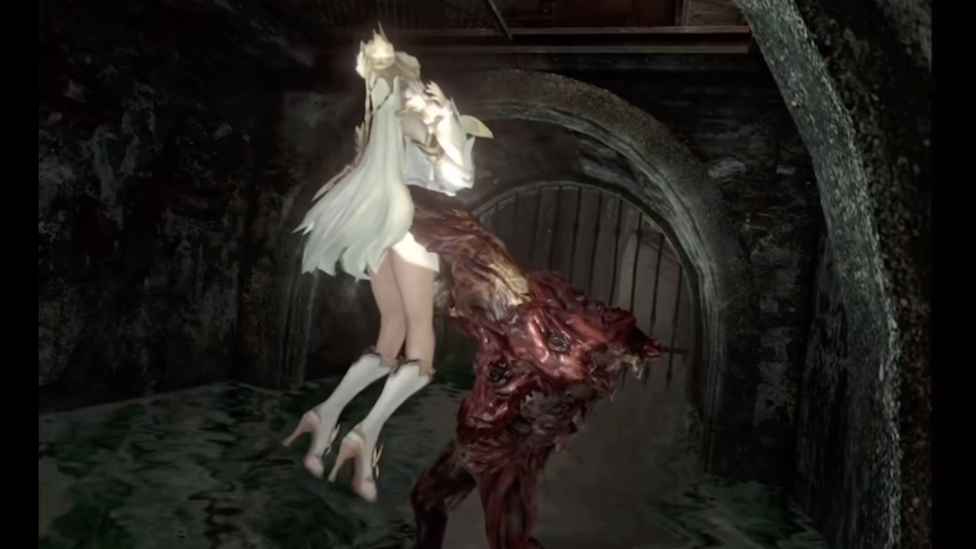 生化危机貂蝉被猩猩抱摔在地上.