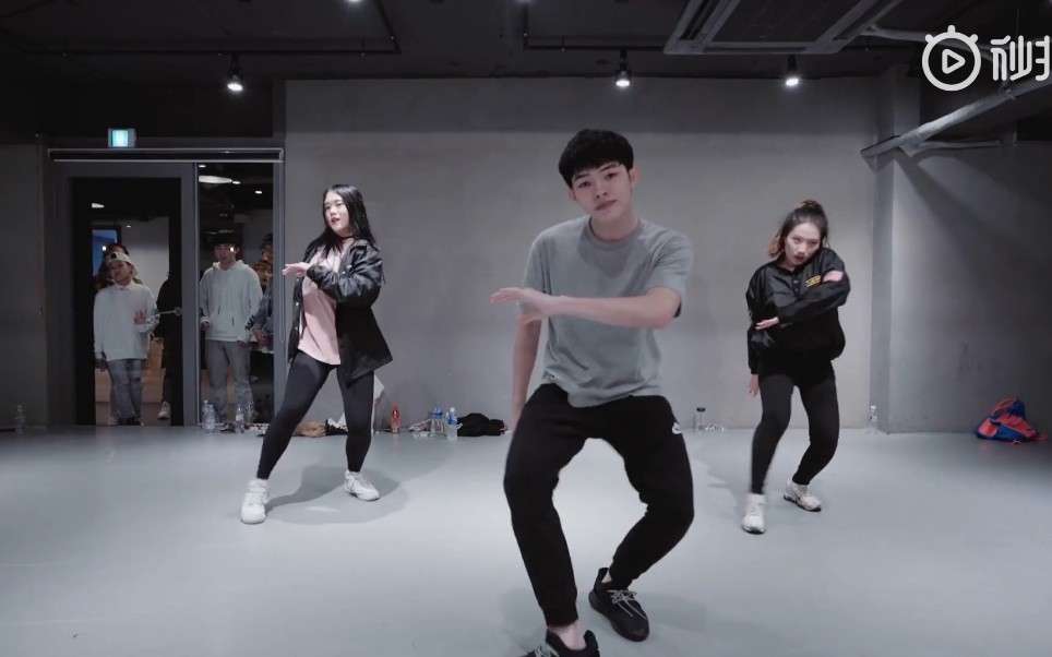 【刘隽】跳yoojung编舞deja vu