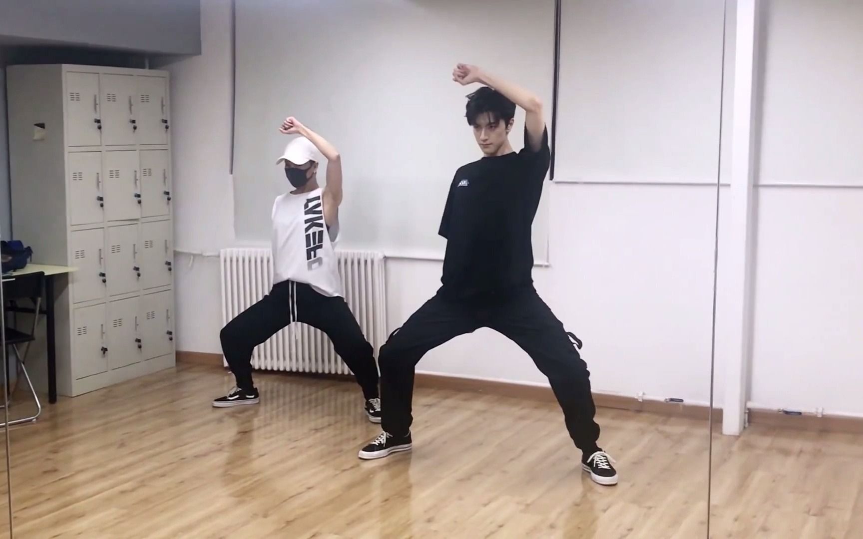 林一版的the eve【前夜】,让人眼睛全程移不开脸的舞蹈,这完美的侧颜