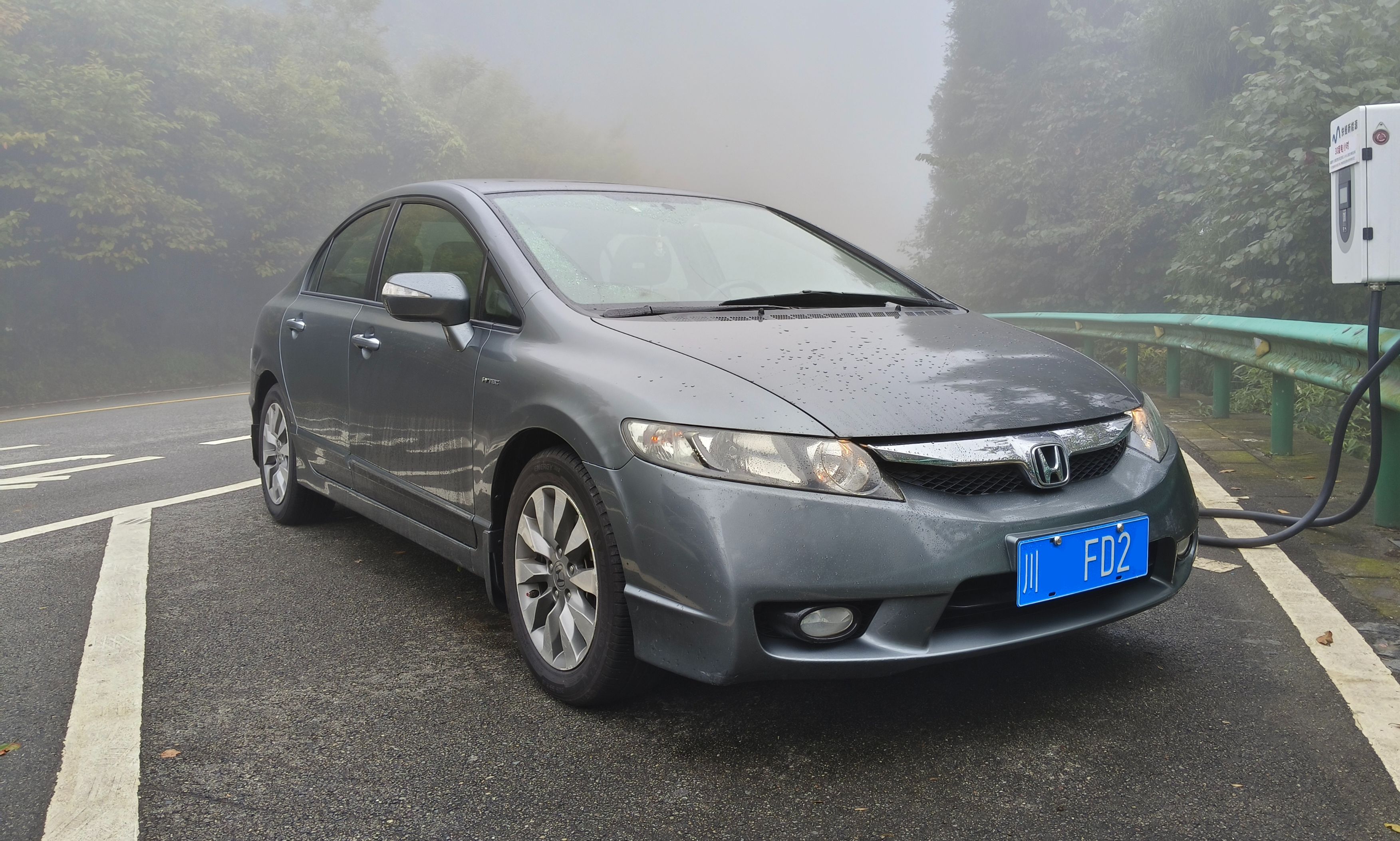 八代思域雾天山路小跑